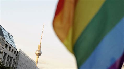 Diskussion Um Das Queere Kulturhaus In Berlin Eine Queere Institution