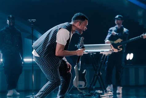 Tauren Wells Hills And Valleys Live Video Praisejamzblog Com