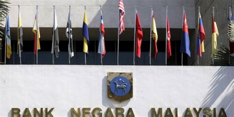 Ini termasuklah menggariskan matlamat utama dasar kewangan. Bank Negara Malaysia holds interest rate steady as ...