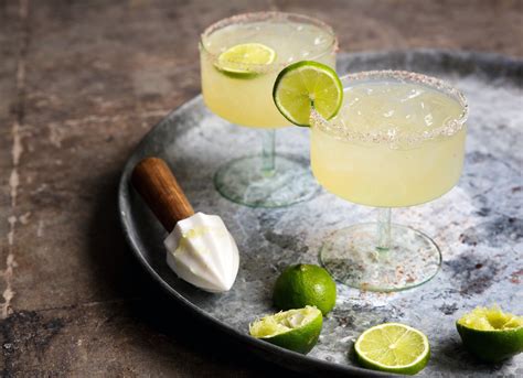 How To Make A Perfect Margarita Classic Margarita Recipe Classic Margarita Margarita Recipes