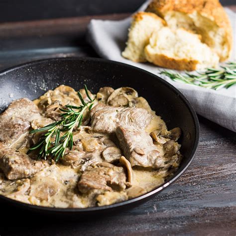 Côtes de porc à la crème facile
