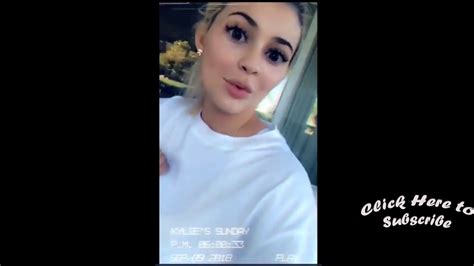 Video Kylie Jenner Cuddles With Baby Stormi And Bamb Youtube
