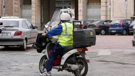 Le istruzioni passo dopo passo per prenotare il proprio vaccino in lombardia. Vaccini, anche i portalettere possono effettuare la ...