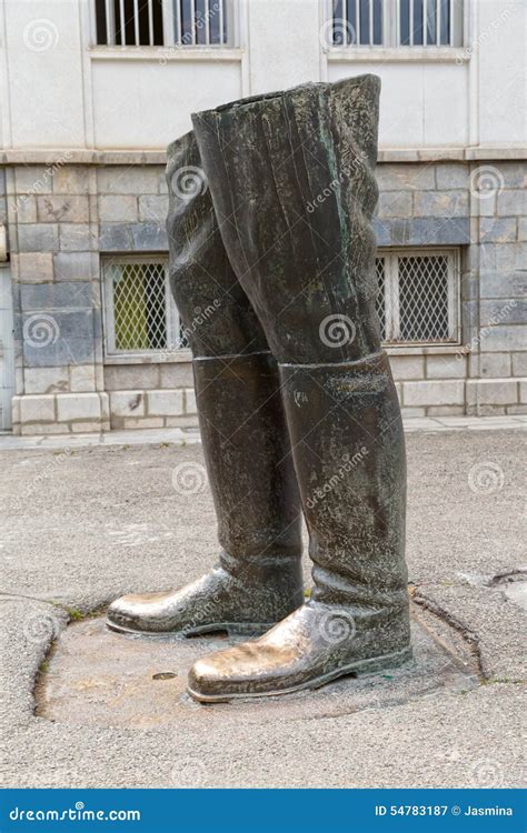 Reza Shah Unfinished Statue Stock Image Image Of Historic Boots