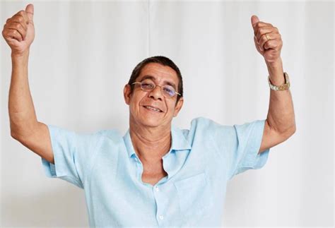 Jessé gomes da silva filho, known professionally as zeca pagodinho (portuguese pronunciation: Zeca Pagodinho chega aos 60 anos com festa regada a 5 mil ...