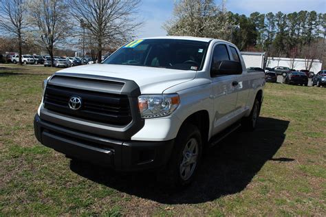 Pre Owned 2017 Toyota Tundra 4wd Sr Crew Cab Pickup In Gloucester