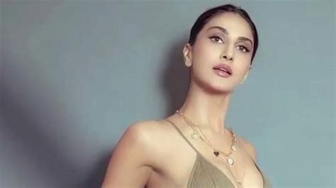Vaani Kapoors Breathtaking Photoshoot Bollywood Hungama
