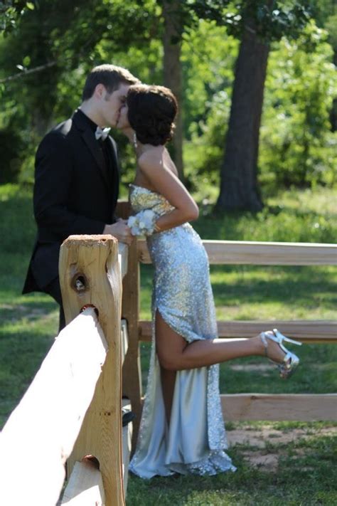 8 instagram worthy prom photography ideas alyce paris prom prom picture poses prom