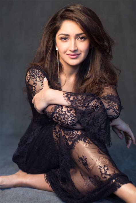 Top Best Actress Sayesha Saigal Hot Images And Hd Wallpapers Cinejolly