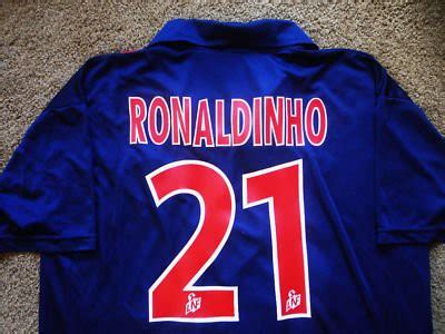 Ronaldinho chega aos 35 anos cheio de história para contar; 01-02-psg-paris-saint-germain-ronaldinho-jersey-shirt ...