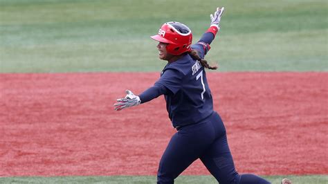 Team Usa Softball Improves To 5 0 With Walkoff Against Japan Nbc Chicago
