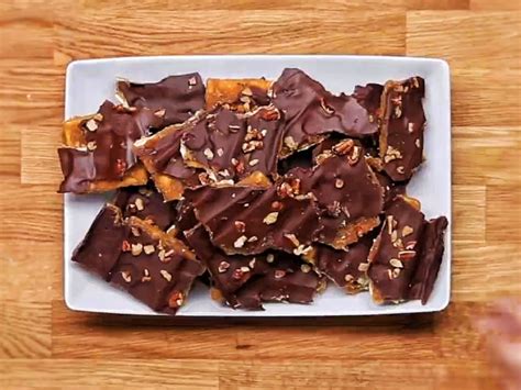 How To Make Delicious Cracker Candy Afternoon Baking With Grandma