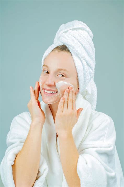 Perfect Fresh Clean Skin Concept Young Beautiful Woman Washing Her