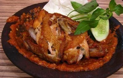 Ayamnya enak yang kesambar api! Rekomendasi Tempat Ayam Penyet di Jakarta yang Bikin Nagih