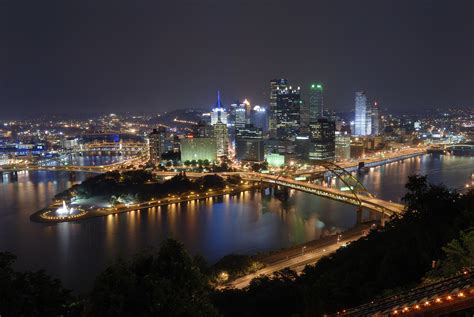 Nightlife in Pittsburgh: Best Bars, Clubs, & More