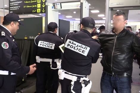 The latest news from the international police organization. ACTUALITÉ - Le changement de look des policiers attire l ...