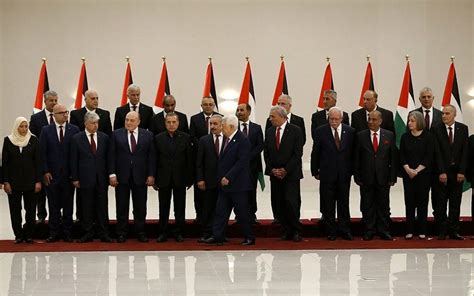 Ministros De La Autoridad Palestina Juramentan Por Segunda Vez Tras Error El Día Anterior
