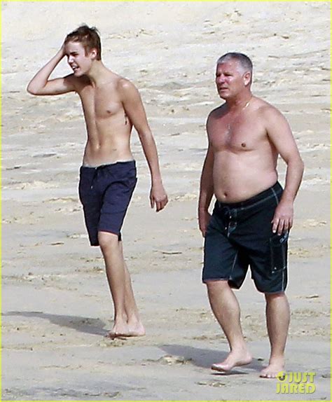 Justin Bieber Shirtless In Cabo With Selena Gomez Photo 2615500