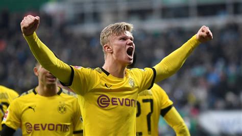 Borussia dortmund striker erling haaland is a terrifying presence to any opposition, standing at 6'4. Erling Braut Haaland, Borussia Dortmund | Dortmund ...