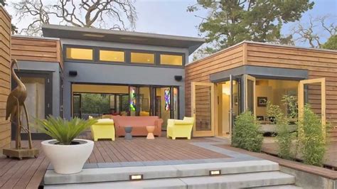 While prefab home designs are not exactly new, premade parts have become increasingly popular over the years. A Beginner's Guide To Modular Homes | Modern modular homes, Modern prefab homes, Modular home ...