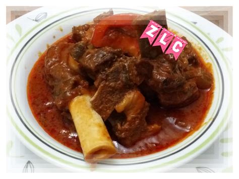 Potong sayur yang hendak digunakan dan sediakan. ZULFAZA LOVES COOKING: KAMBING MASAK MERAH