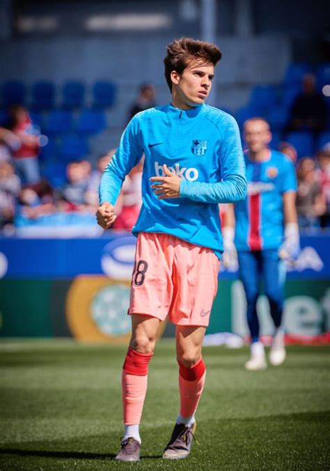 Ricard riqui puig martí is a spanish professional footballer who plays for barcelona as a central midfielder. riqui | Tumblr