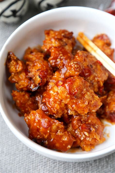 It is spicy, tangy, slightly sweet and full of flavors!! Skinny General Tso Chicken