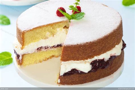 Pour each bowl of sponge mix into a prepared tin and spread to level. Victoria Sponge Cake Recipe | RecipeLand.com