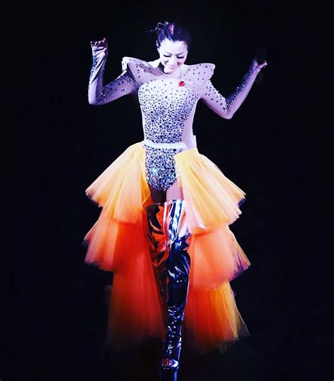 sammi cheng bares her heart and toned butt cheeks in first concert tour after andy hui s affair
