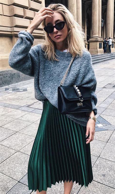 9 Awe Inspiring Ways To Wear A Pleated Skirt And Look