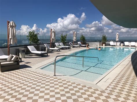 1 Hotel Miami Rooftop Pool Relax Waterside Daybed Fullservice Cabanas