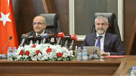 Hazine ve Maliye Bakanı Mehmet Şimşek görevi Nureddin Nebati den