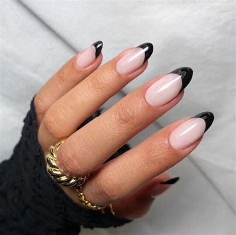 28 Trendy French Nails For 2021 The Glossychic In 2021 Posh Nails