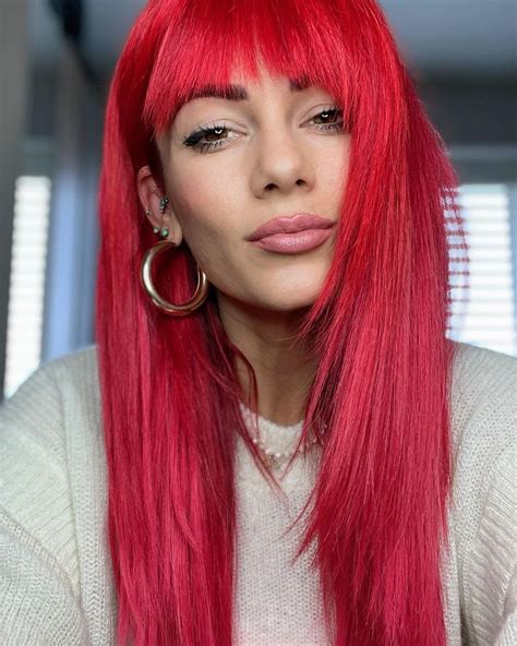 Strictlys Dianne Buswell Debuts Mermaid Hair Transformation And Wow