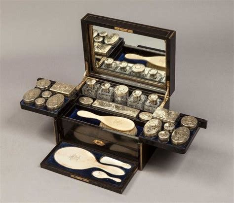 It is durable since it is made of. Ladies Victorian Antique Vanity Case | Antique vanity set ...