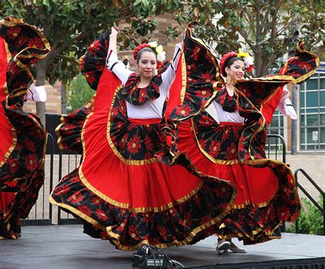 MEXICAN DANCERS | Shutterbug