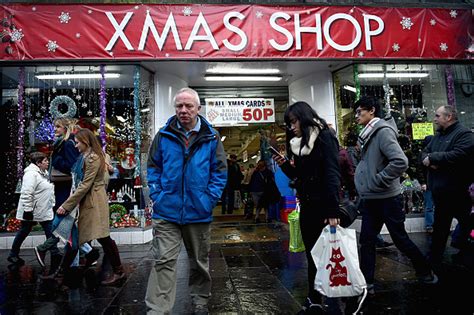 Shoppers Get The Inside Scoop On Holiday Shopping