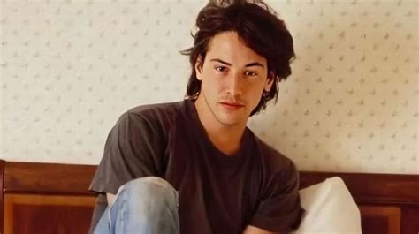 Pictures Of Keanu Reeves From The Early 90s That Prove He’s Always Been ‘breath Taking’ Social
