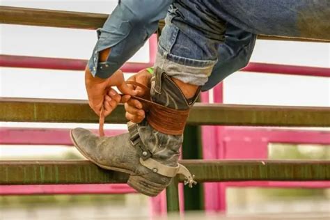 How To Make Cowboy Boots Fit Tighter The 6 Easiest Ways To Do It