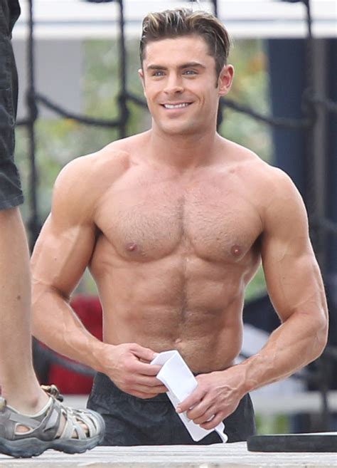 Shirtless Zac Efron Looks Super Buff Filming A Scene For ‘baywatch Pics