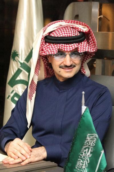 شريك مؤسس في شركة رمز البناء المحدودة، في المملكة العربية السعودية بنسبة 10% من رأسمال الشركة. لماذا طارد شبان سيارة الوليد بن طلال | ArabGT