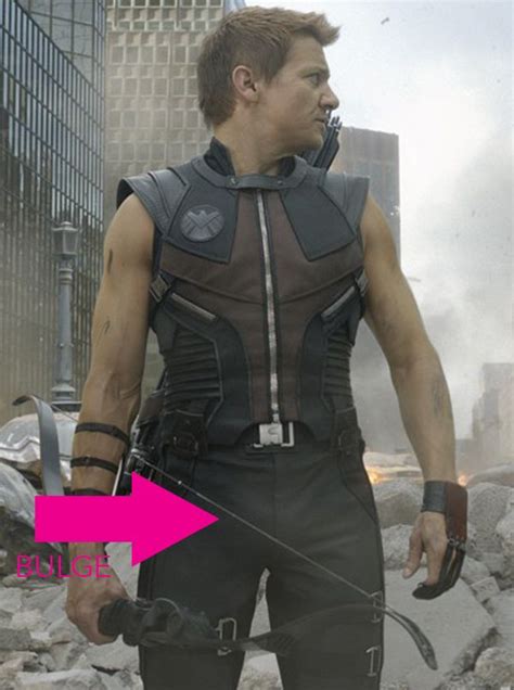 The 13 Best Superhero Bulges Of All Time Vingadores Jeremy Renner