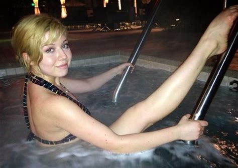 Shocking Photo Of Jennette McCurdy S Deformed Body