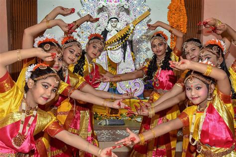Basant Panchami Worship Of Goddess Saraswati Devdarshan Blog