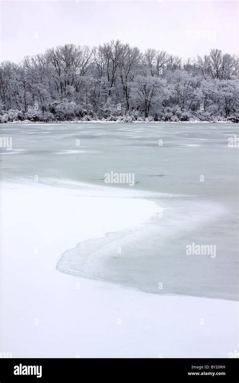 Pierce Lake Snowfall Illinois Stock Photo Alamy