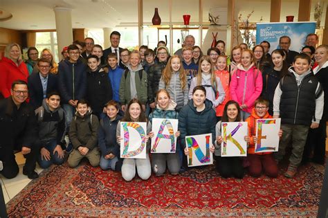 Für diese zeit wird wiederum ein betreuungssystem in der schule eingerichtet. NMS Bad Schallerbach: Projekt "Schule trifft Wirtschaft" - Grieskirchen & Eferding
