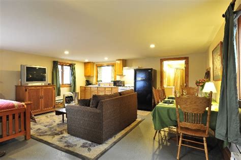 Maybe you would like to learn more about one of these? Tomcat Hill Cabins - Carbondale, IL