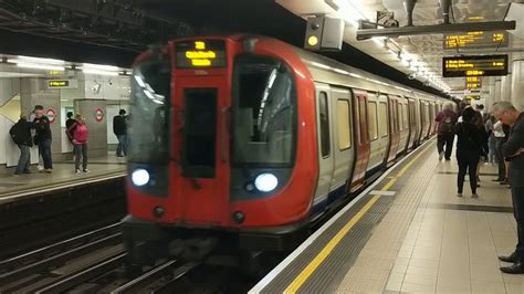 Hd Embankment Station District And Circle Lines Westbound Platform