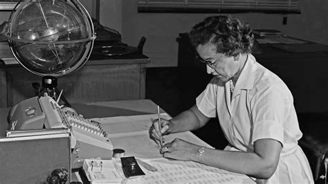 Katherine Johnson Who Helped Send Apollo To The Moon Wins Hubbard Medal