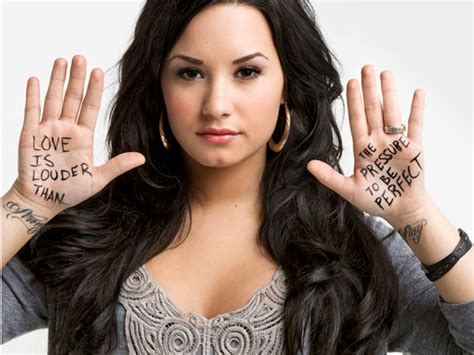 Stopbullying Demi Lovato Cortava Se Por Ser Alvo De Bullying